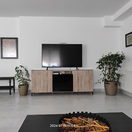 Loft Abantos - 120M2 Mas Terraza Y Jardin Independiente San Lorenzo de El Escorial Luaran gambar