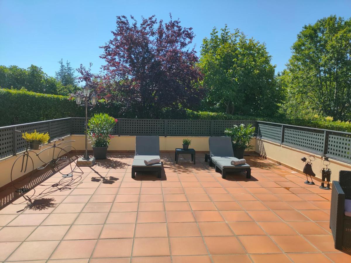 Loft Abantos - 120M2 Mas Terraza Y Jardin Independiente San Lorenzo de El Escorial Luaran gambar
